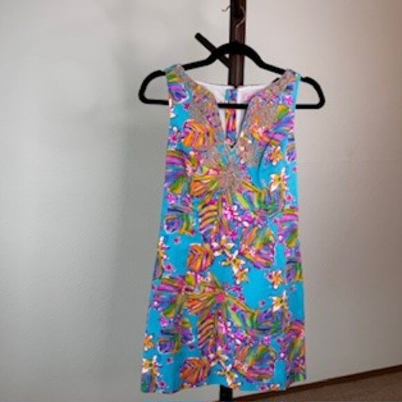 Lilly Pulitzer embroidered dress size 2 - Never worn - Picture 3 of 12